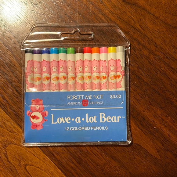 American Greetings Other - VINTAGE 1983 NEVER USED CARE BEARS LOVE A LOT BEAR - 12 COLORED PENCILS